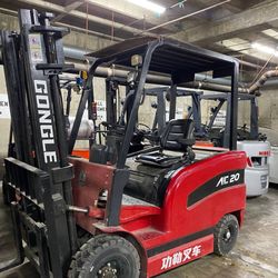 BRAND NEW! electric forklift for sale, only 2 miles