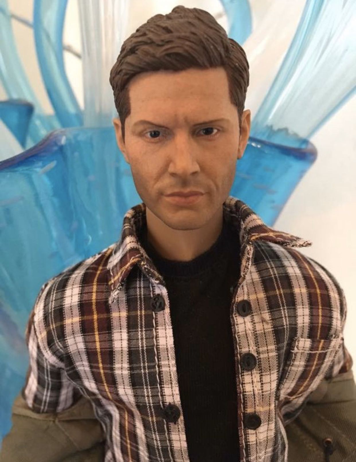 Supernatural Dean Winchester Hot Toys action figure Jensen Ackles