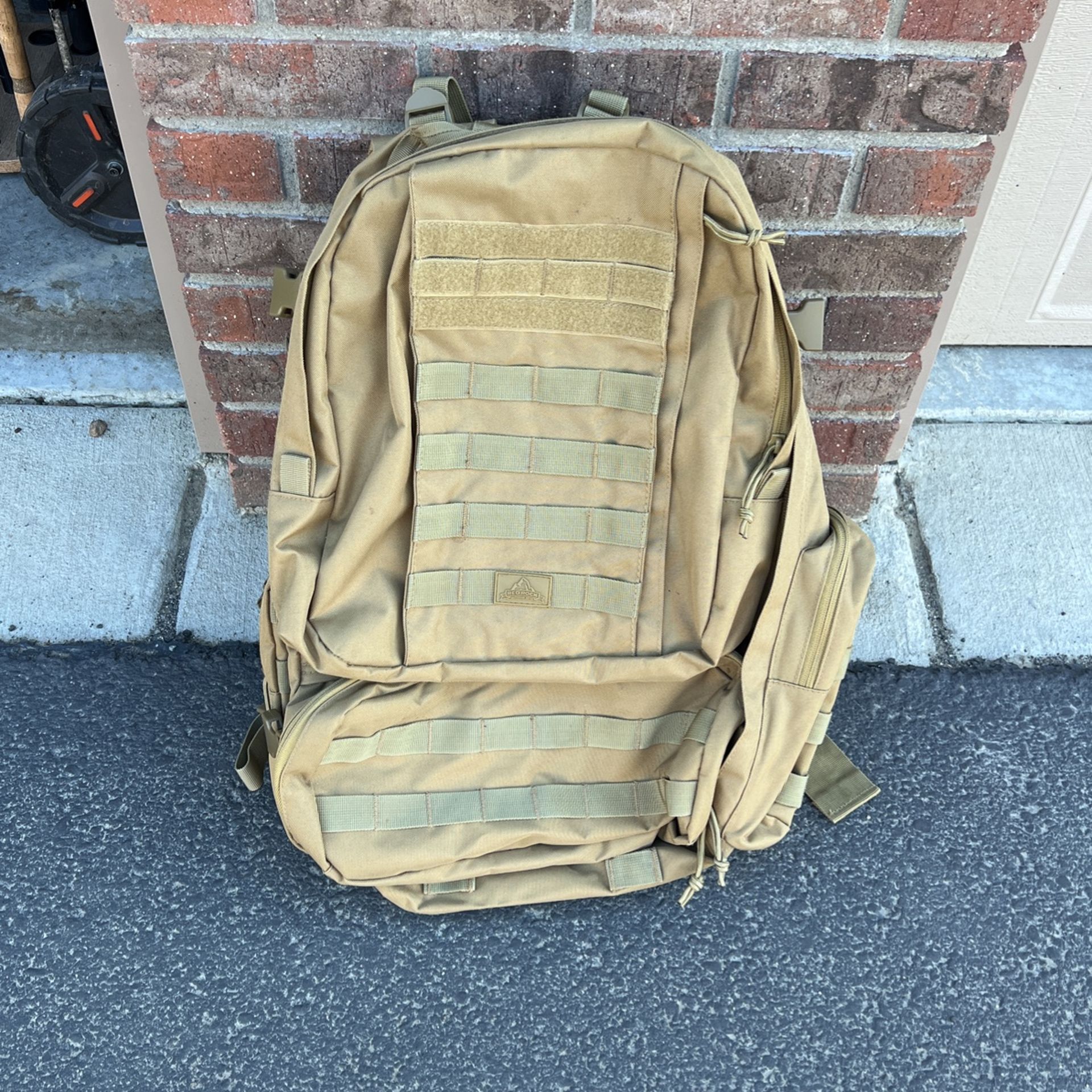 Large Redrock Tactical Pack