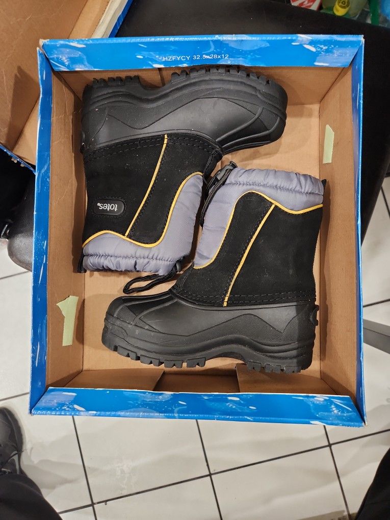 Totes Kids Snow Boots