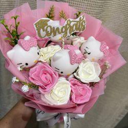 Hello Kitty Graduación Bouquet