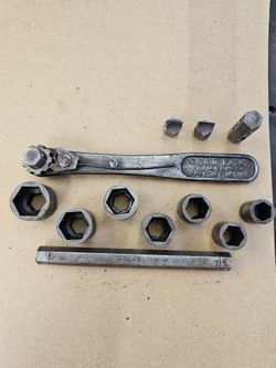Will B Lane Antique  Socket Set.