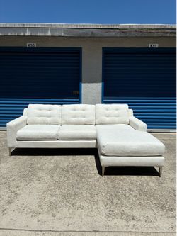Scandinavian Designs Reversible Couch 🛻Delivery Available🛻