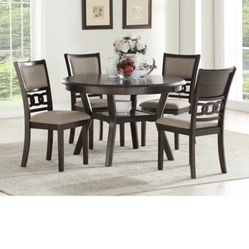 Dining Table With 4 Cushioned Chairs 