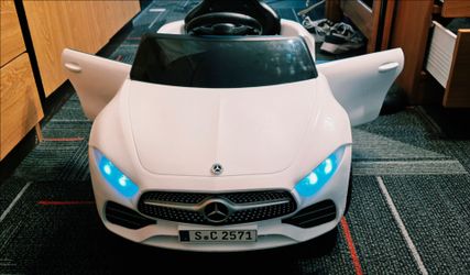 Mercedes-Benz CLS 350 Kids 12V Ride-On Car - White