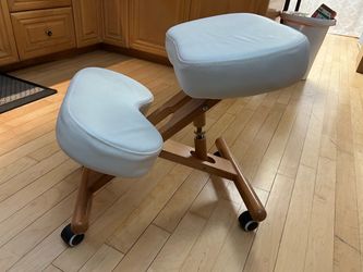Kneeling chair