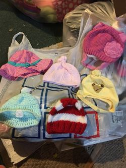 Baby girls blanket and hat from 0-24 months