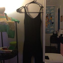 Sleeveless body suit