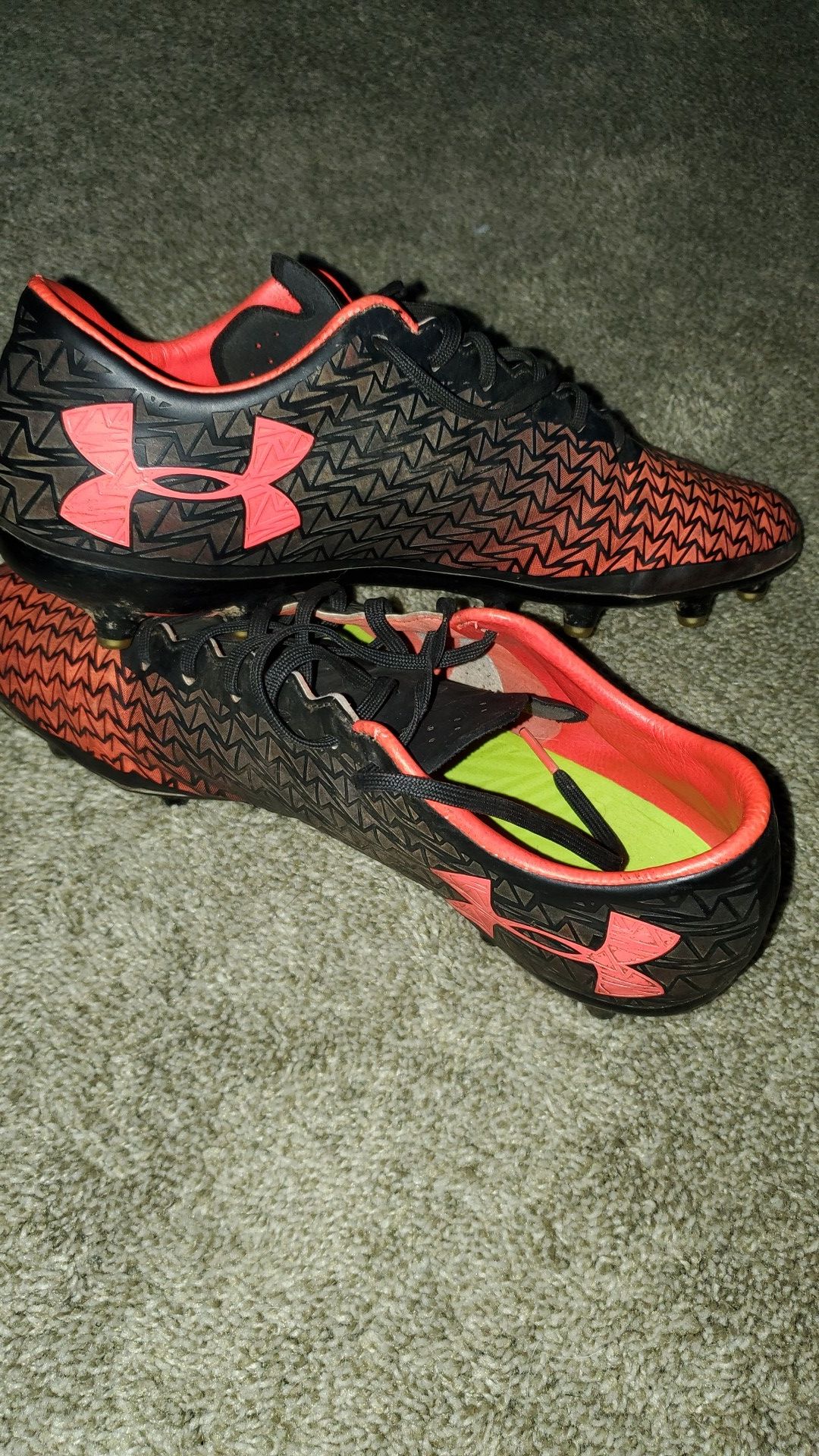 Under armour soccer cleats, size 11, like new