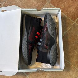 Kyrie Irving flytrap basketball shoes size 12 brand new