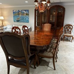 Thomasville Dining Table Set 