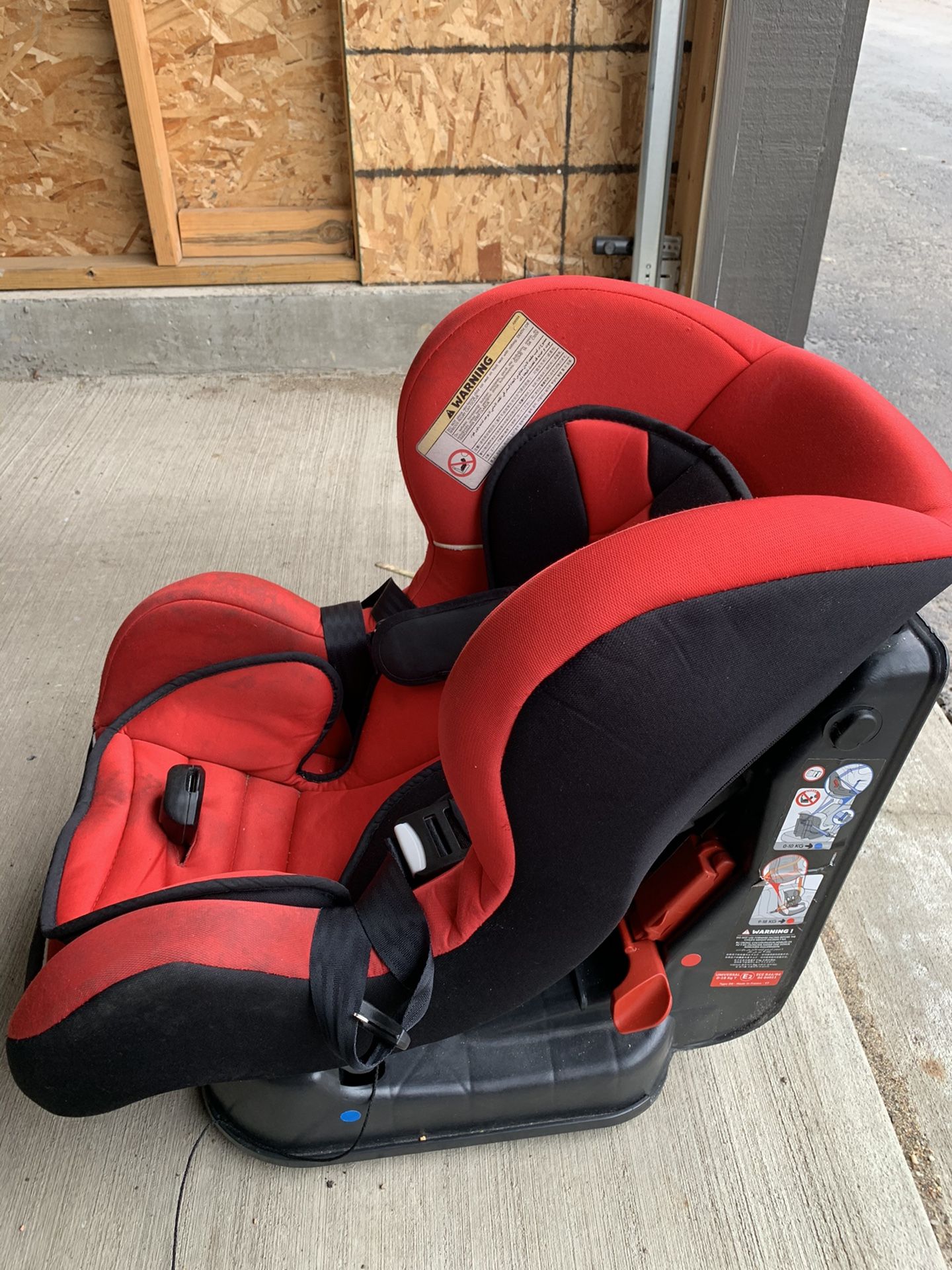 Ferrari car child seat - Red - 0 - 18kg or 0 - 39.68LBS