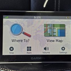 Garmin DriveSmart 5" GPS Navigator W/Power Cable & Mounts TESTED