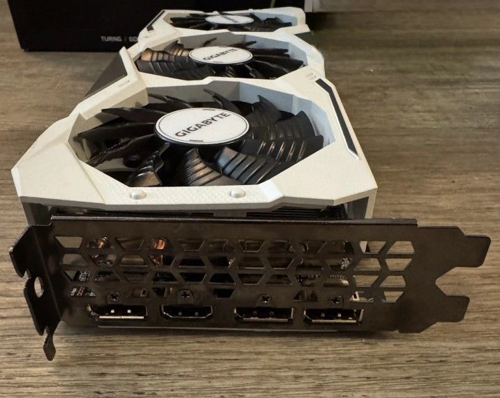 Gigabyte GeForce RTX 2070 SUPER Gaming OC 3X 8GB GDDR6 White