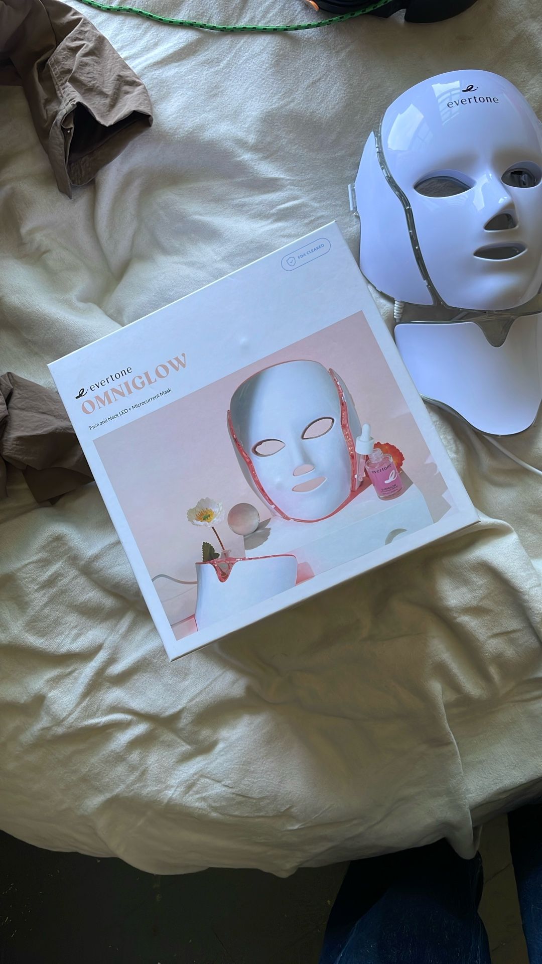 Evertone Omniglow Face And neck Microcurrent LED Beauty Mask 