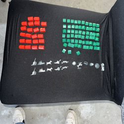 Monopoly , Hotels(22) , Houses (63) , Tokens (16) , Vintage , Collectible