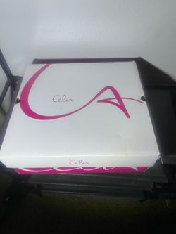 Celia boots size 7 US women’s