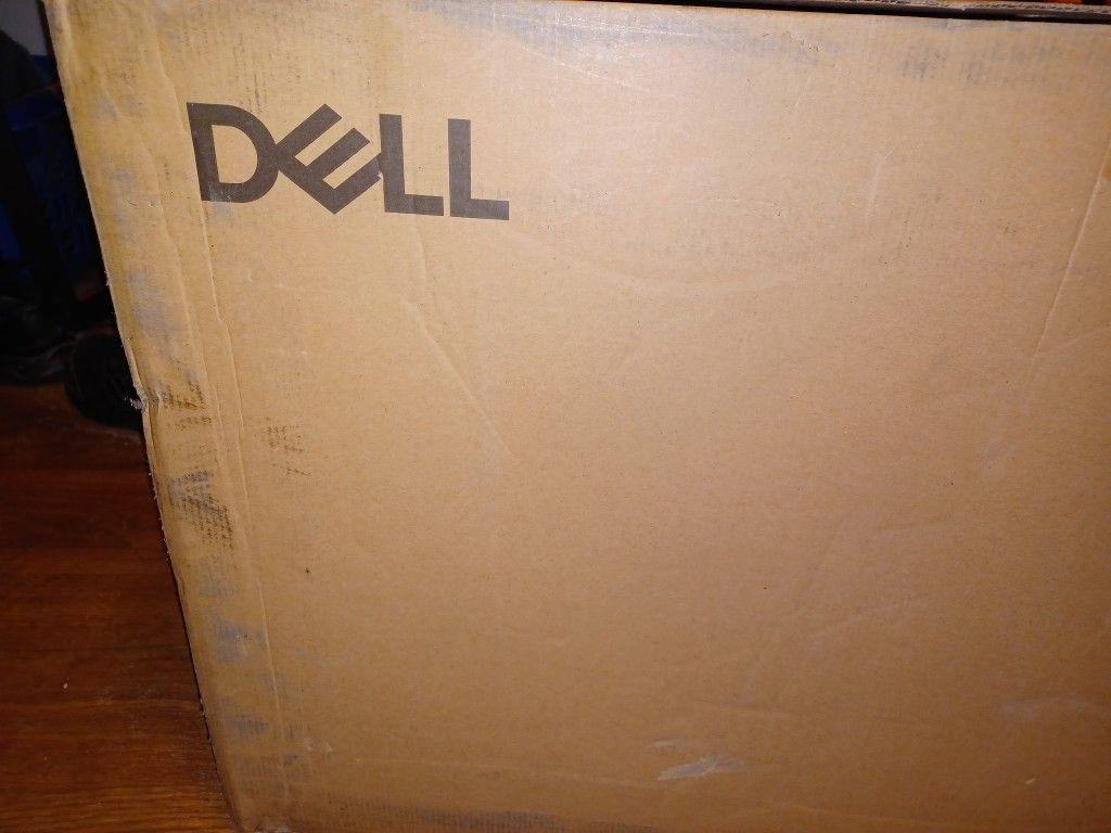 *BRAND NEW IN BOX*** Dell Pro 32 Plus QHD USB-C Hub Monitor - 2560 x 1440 IPS Display, 100Hz