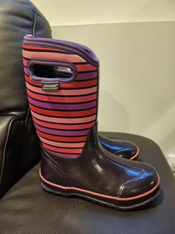 Bogs Winter Boots, Size 5 Big Kids