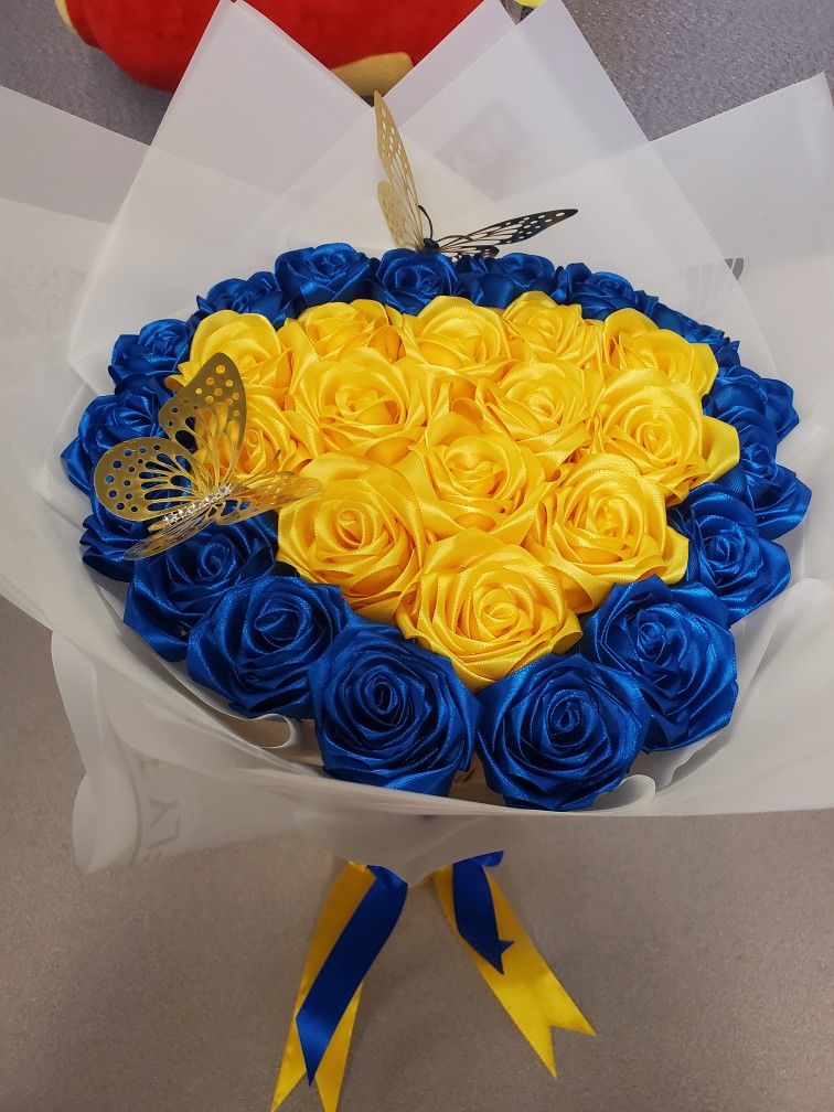Ribbon Rose Bouquet