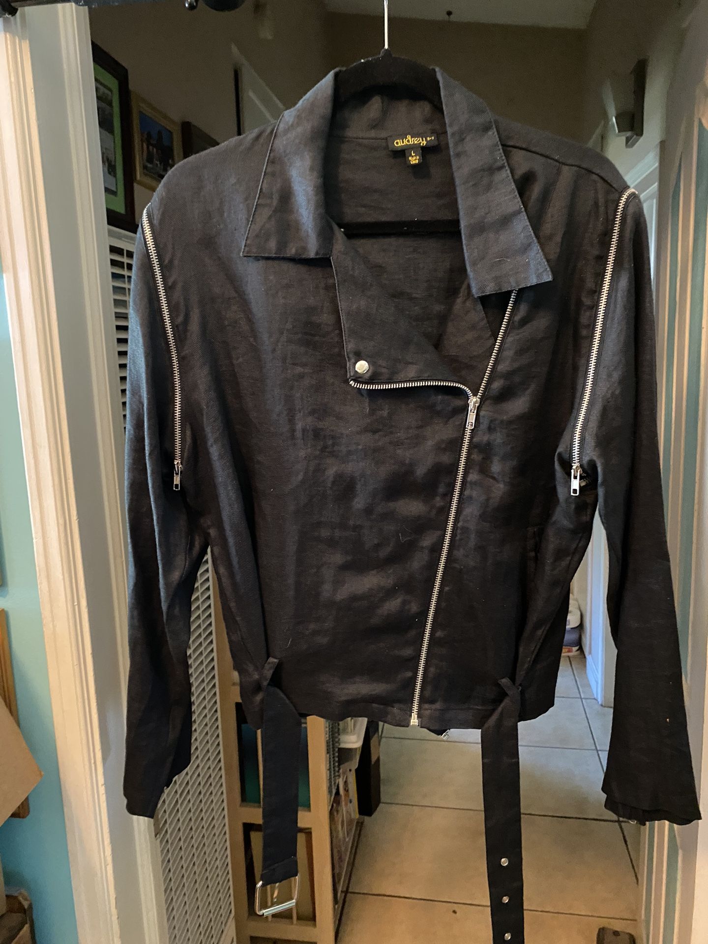 100% Linen Black Zipper Jacket - Size Lg