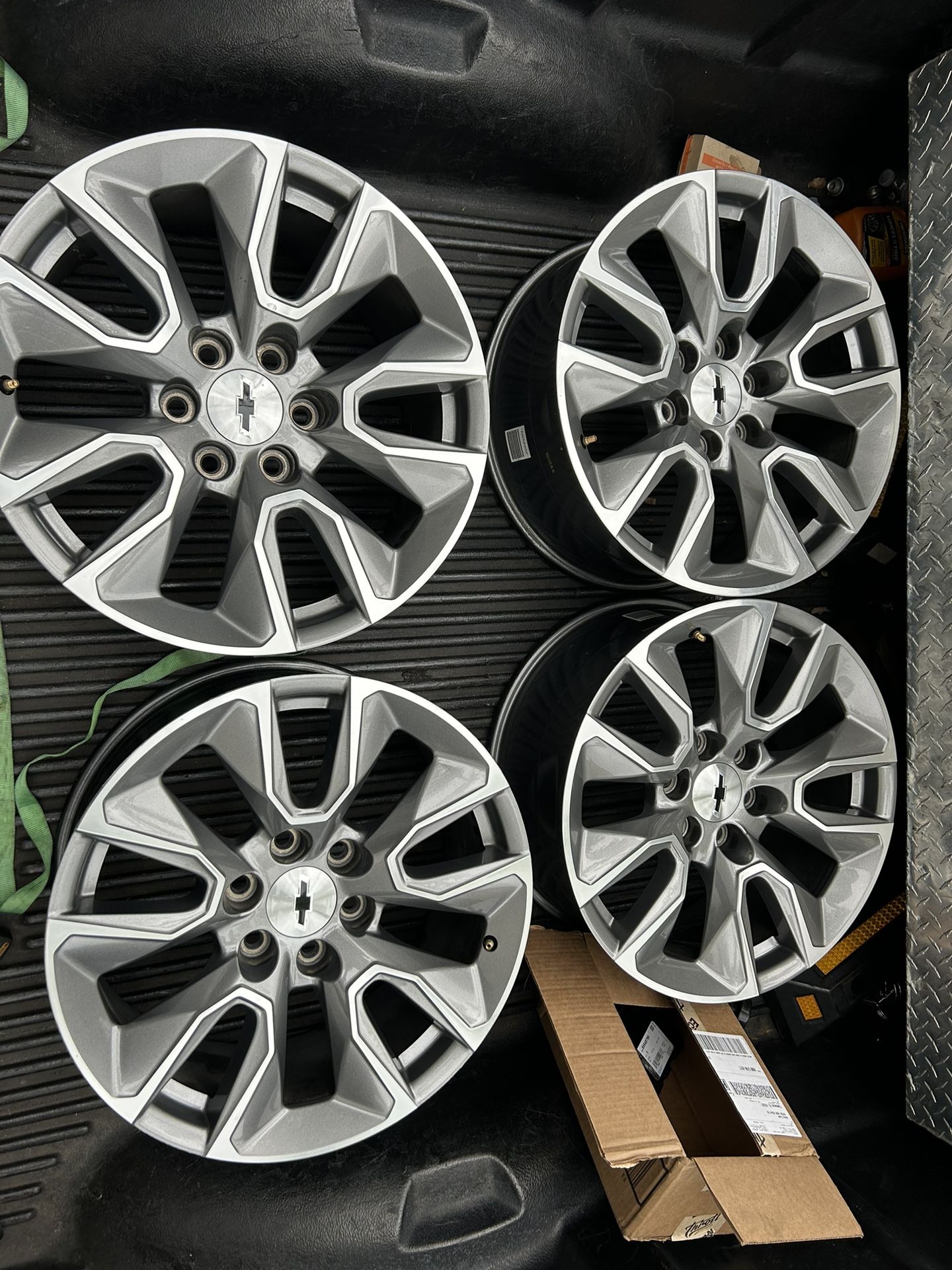 Chevy/GMC 20” Factory RST OEM Rims Can Fit Most Chevy And GMC Trucks/SUVs