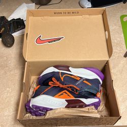 Women Nike Zoomx Zegama Trail  (size 8)