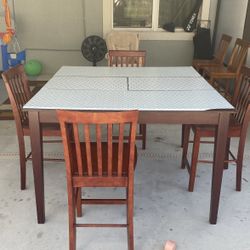 Extendable Dining Table with High Chairs 
