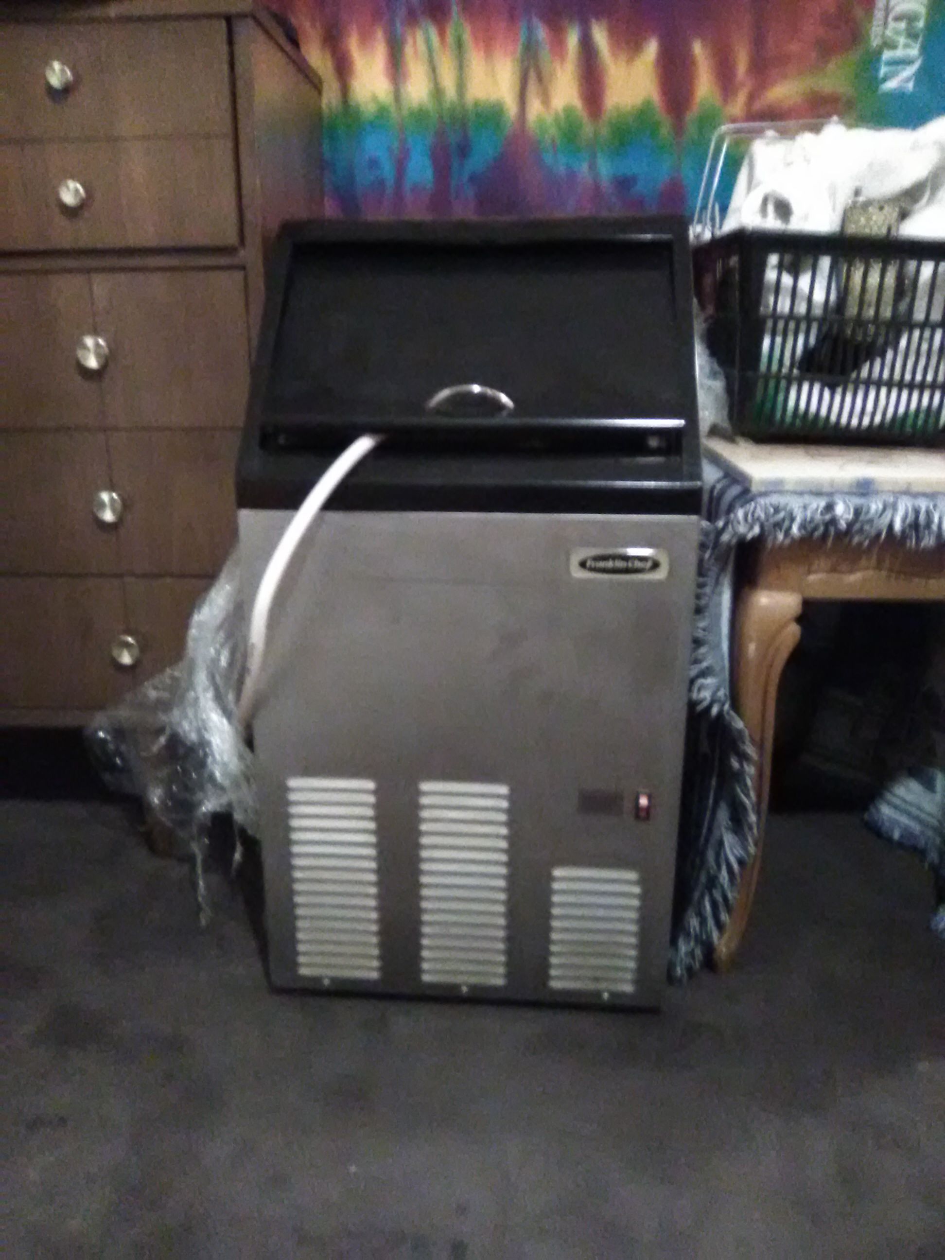 Franklin chef automatic ice maker. Model # FIM70. And a WATTSPremier ,Model RIL-10 filter helps reduce chlorine taste and odor.