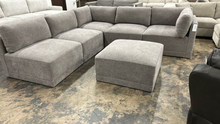 Sectional Sofa - Delivery/Financing Available