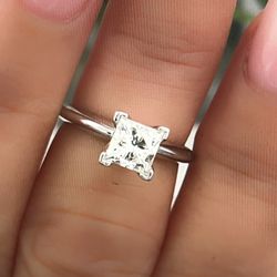 Leo Diamond Engagement Ring - Princess 1.00 Carat White Gold 14k