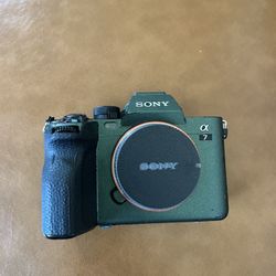 Sony a7 IV Mirrorless Camera