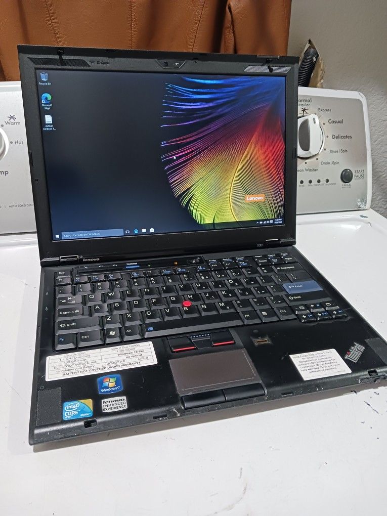 Lenovo Thinkpad laptop Computer Windows 10. Good Working Condition. 14' 6 inches screen. Intel Core 2duo Cpu Procesor. wifi. Webcam. Bluetooth.