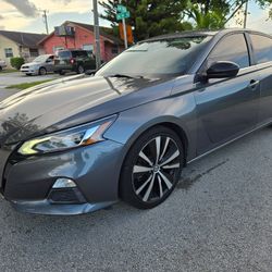 2020 Nissan Altima SR 