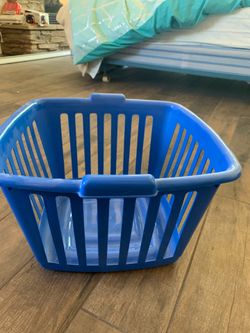 Clothes/laundry basket
