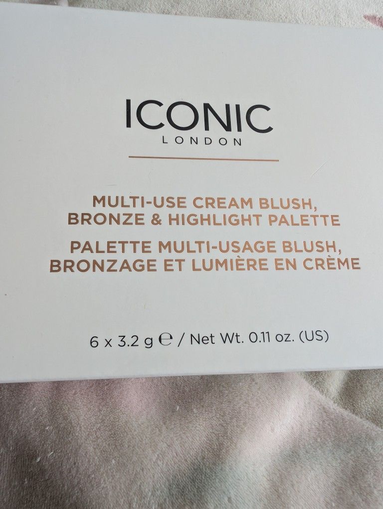 Higher End Cosmetics Brand New Set