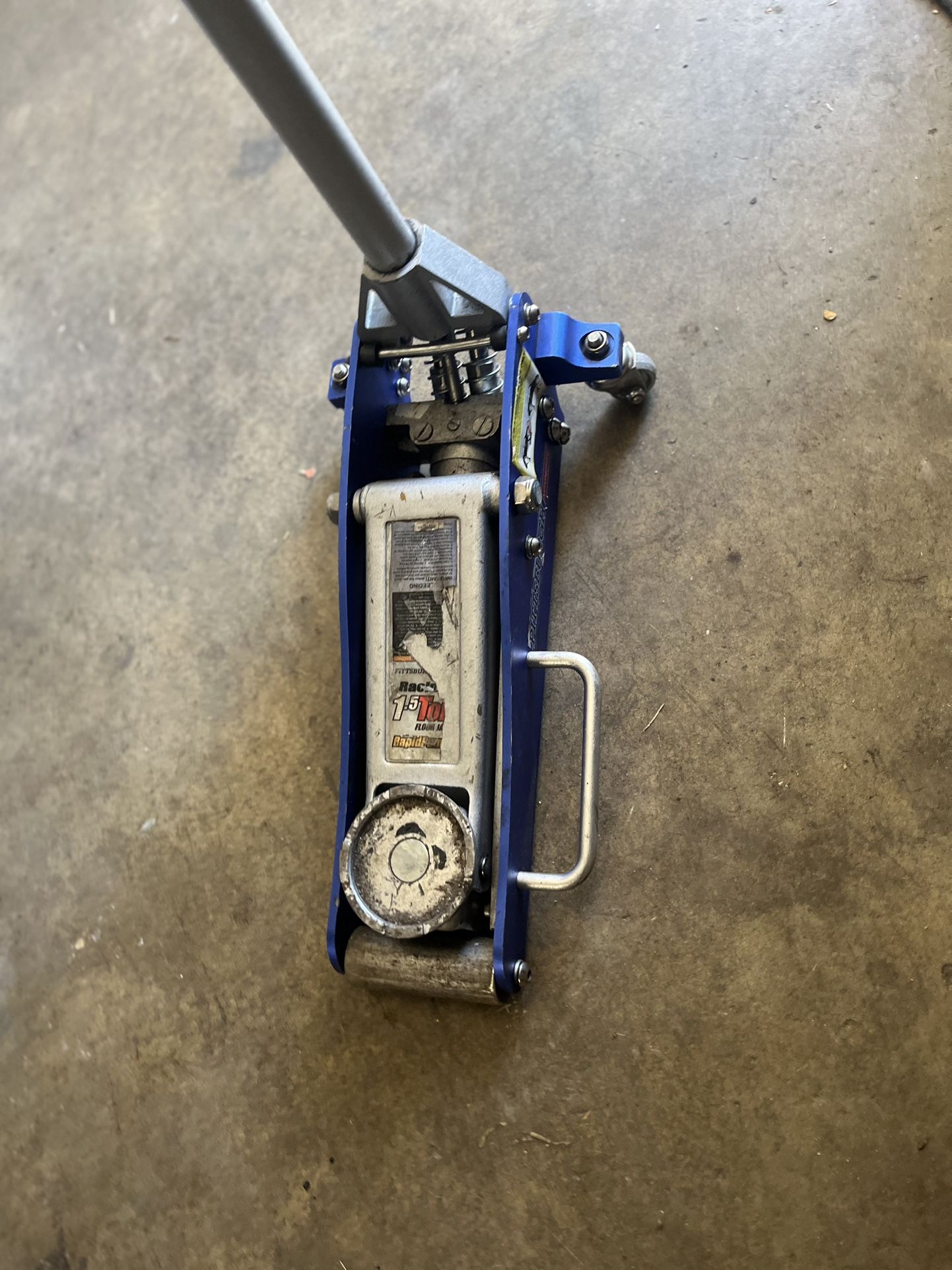 Pittsburgh 1.5 Ton Low-profile Racing Floor Jack With Rapid Pump