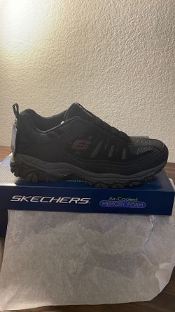 SKECHERS 9’5