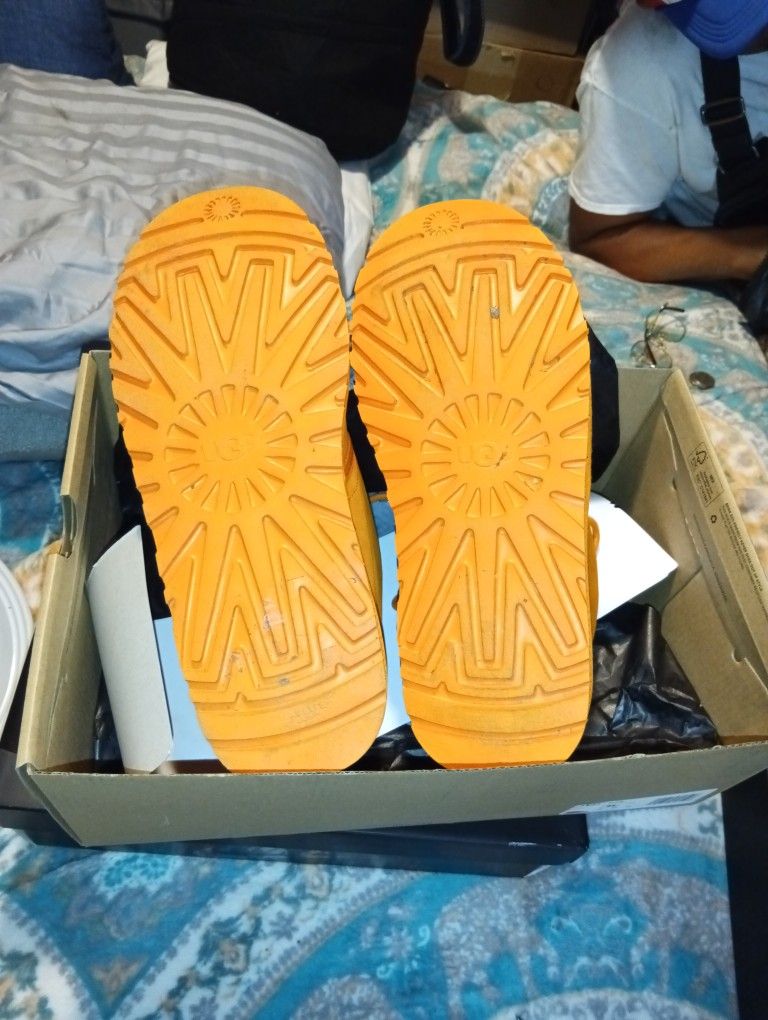 Men Uggs