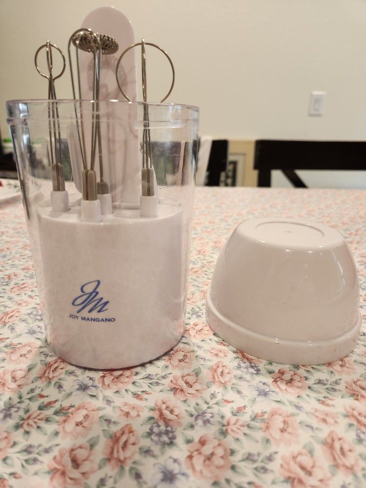 Joy Mangano My Little Mixer with 4 Attachments: GREAT FOR LIQUIDS SUCH AS EGGS OR GRAVY - NOTHING THICK / PERFECT FOR ON THE GO / DORMS ...