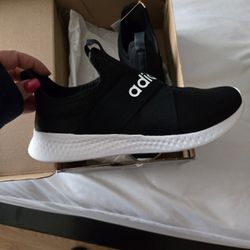 New Adidas Size 9