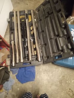Crain Power Stretcher. Plus 4 extra poles