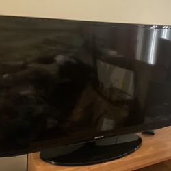 Samsung 40” LED Smart TV – Model UN40H5203AF (Includes Remote)