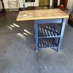 Kitchen Island On Wheels  Counter Height 
