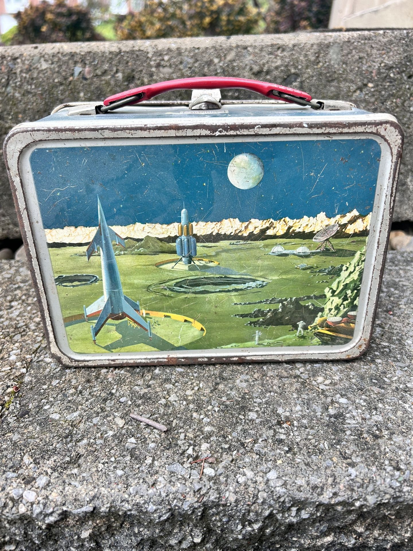 Vintage Spaceship Rock Lunchbox