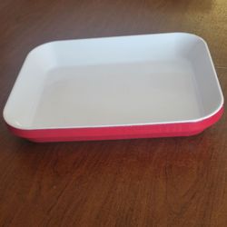Emile Henry France Ceramic Rectangular Baker 11x14 Lasagna Casserole Dish Red. Made in Marcigny, France. Model / Stamp Code: 11.99 / 19.01.
Exterior