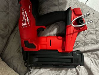 Milwaukee 18 GA BRAD NAILER