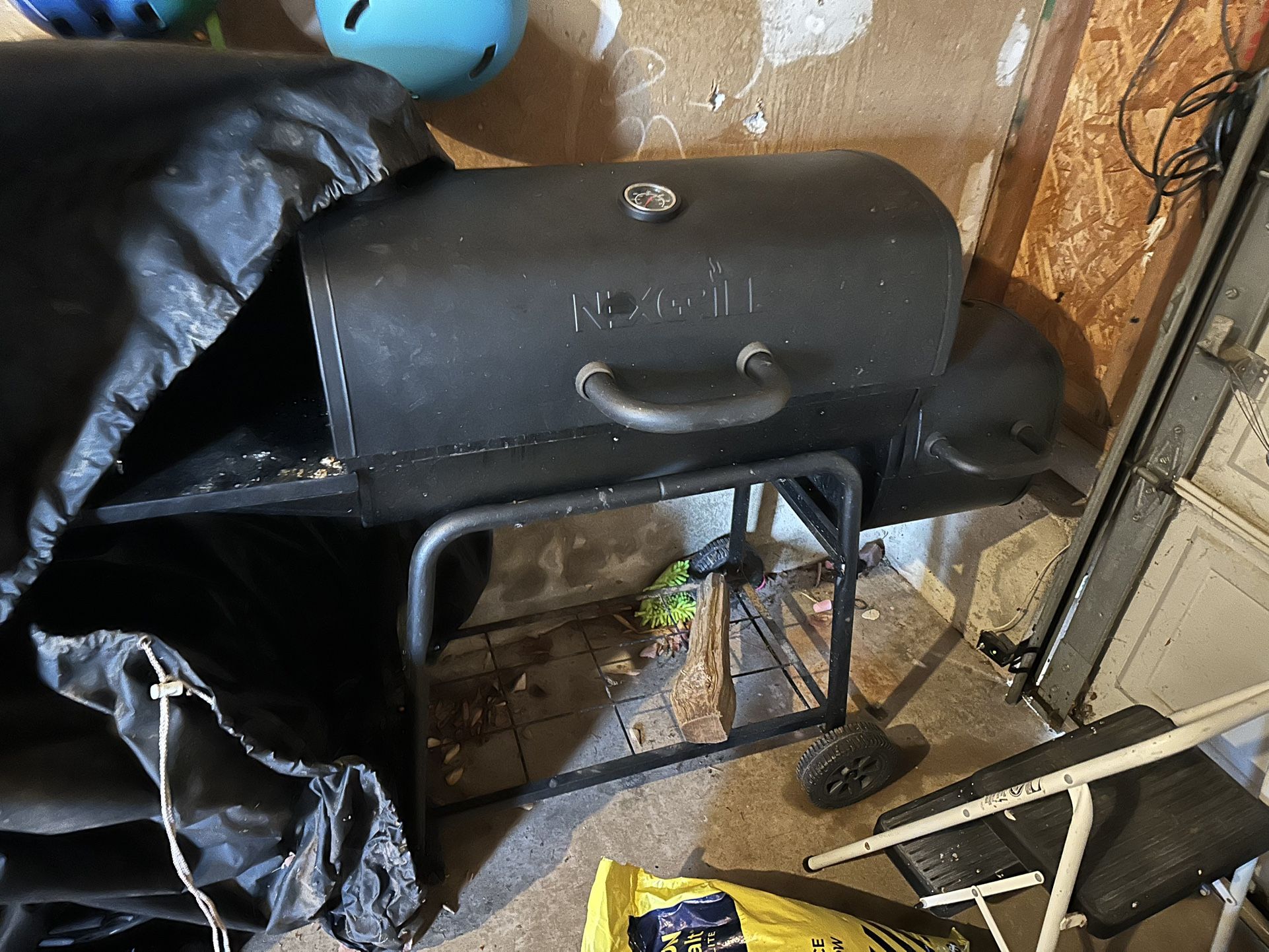 Bbq And Cover With Side Smoker