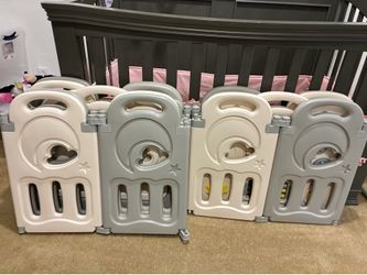 Baby gate/play pen