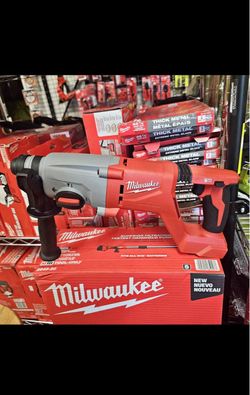 MILWAUKEE M18 BRUSHLESS 1" SDS ROTARY HAMMER DRILL (TOOL-ONLY)
